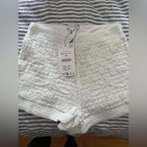 NWT ZARA WHITE CREAM CROCHET SHORTS SIZE medium